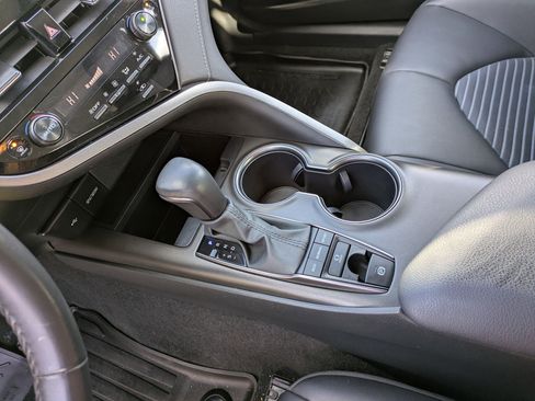 Used 2023 Toyota Camry SE image 13