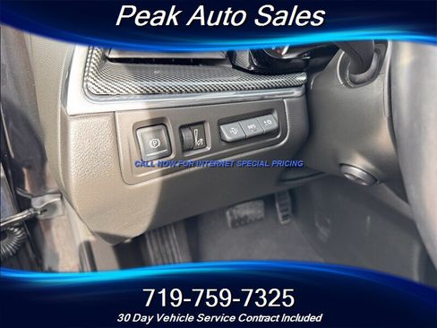 Used 2017 Cadillac XT5 Platinum w/ Driver Assist Package AWD/4WD image 13