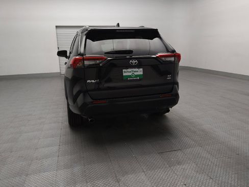 Used 2021 Toyota RAV4 LE w/ Carpet Mat Package (TMS) AWD/4WD image 6