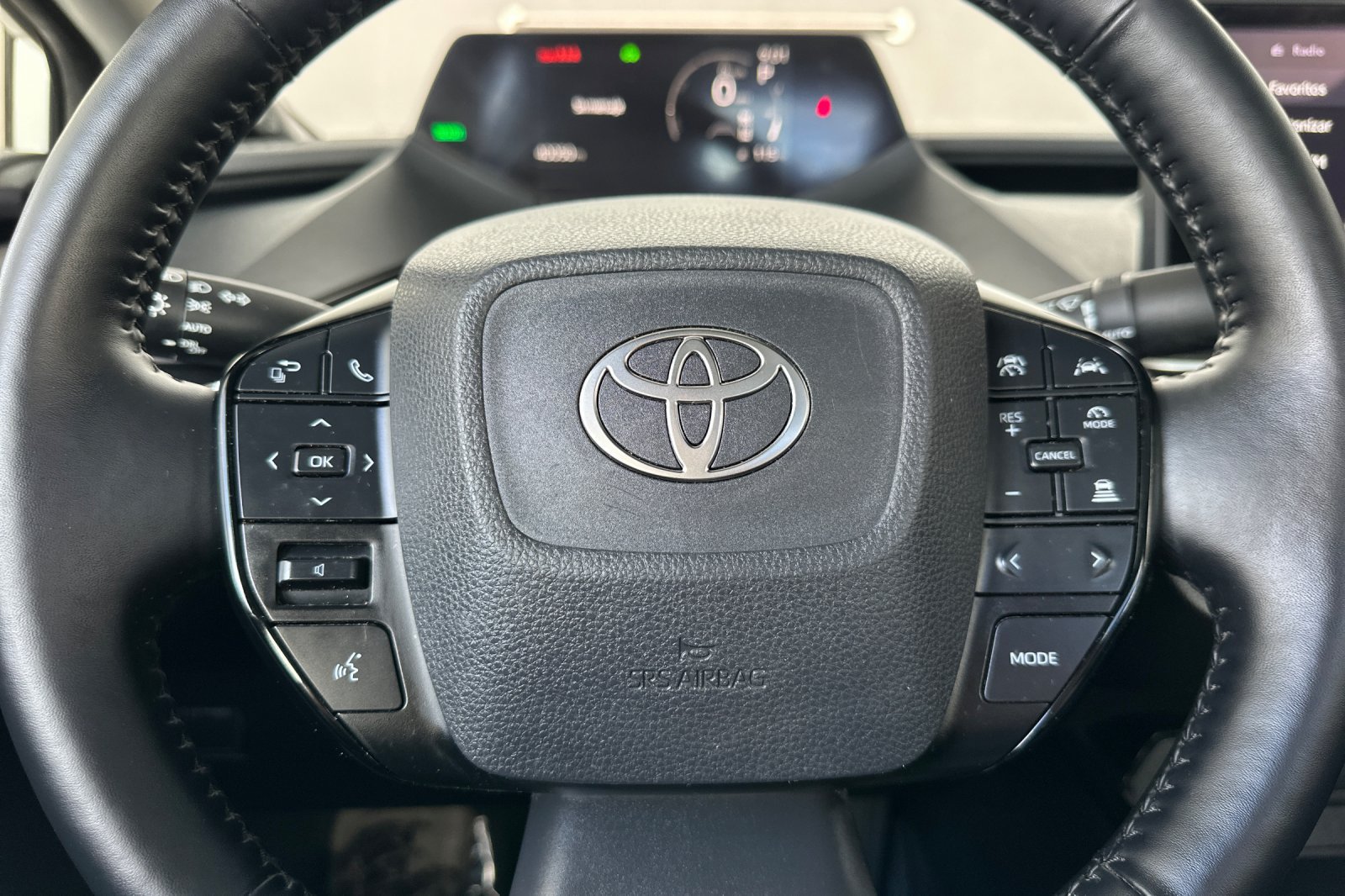 Used 2024 Toyota Prius Limited w/ Limited Premium Package FWD image 31