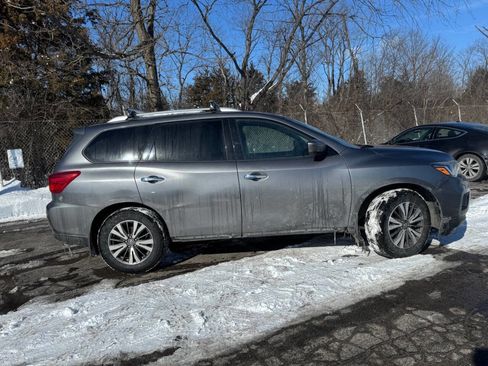 Used 2017 Nissan Pathfinder SV w/ Trailer Tow Package image 6