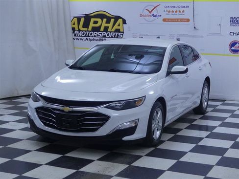 Used 2024 Chevrolet Malibu LS w/ Driver Confidence Package FWD image 4