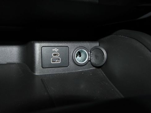 Used 2025 Ford Escape SE image 17