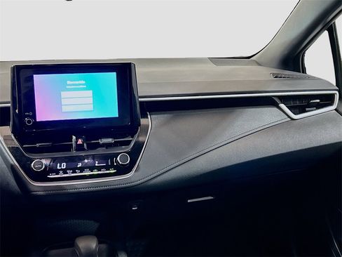 Used 2025 Toyota Corolla SE image 19