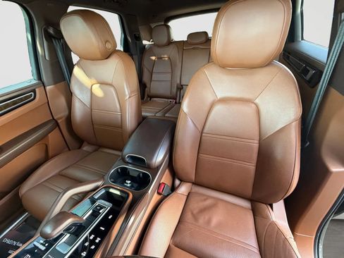 Used 2019 Porsche Cayenne AWD/4WD image 13