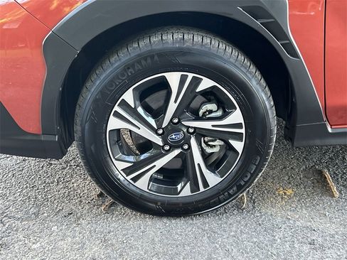 Used 2025 Subaru Crosstrek 2.0i Premium image 10