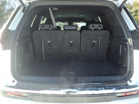 Used 2024 GMC Acadia Elevation image 8