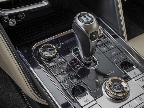 New 2026 Bentley Flying Spur Plug-In Hybrid image 30