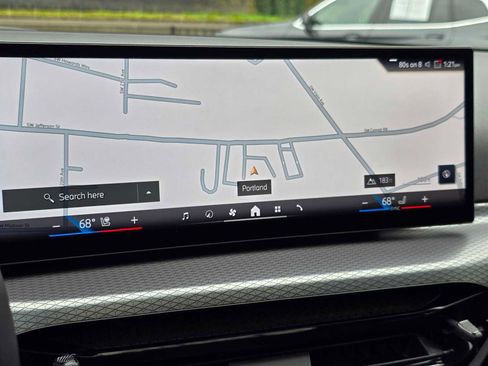 Used 2025 BMW 330i xDrive Sedan w/ M Sport Package image 29