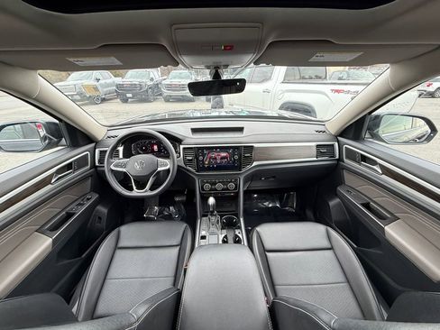 Used 2023 Volkswagen Atlas SE w/ Panoramic Sunroof Package image 21