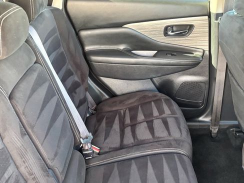 Used 2018 Nissan Murano SV image 11