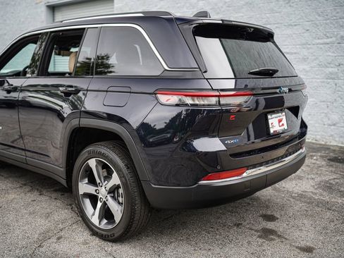 Used 2023 Jeep Grand Cherokee 4WD 4xe w/ Luxury Tech Group II image 13