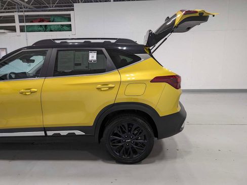 Certified 2023 Kia Seltos Nightfall Edition image 10