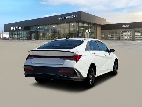 New 2026 Hyundai Elantra SEL Sport FWD image 7