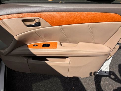 Used 2005 Toyota Avalon XL FWD image 41