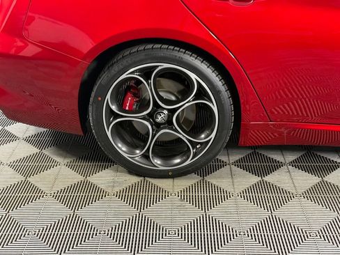 Used 2023 Alfa Romeo Giulia Veloce image 12
