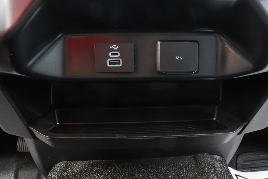 Used 2024 Ford F550 2WD Regular Cab Super Duty image 16
