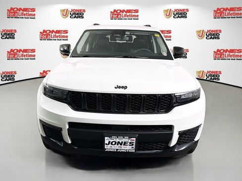 Used 2023 Jeep Grand Cherokee L Limited w/ Black Appearance Package image 13