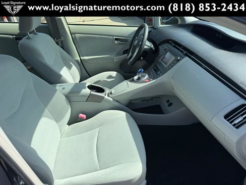 Used 2013 Toyota Prius Three w/ Solar Roof Pkg FWD image 30