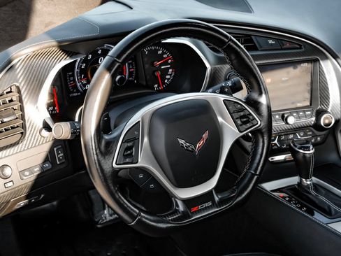 Used 2018 Chevrolet Corvette Z06 RWD image 15