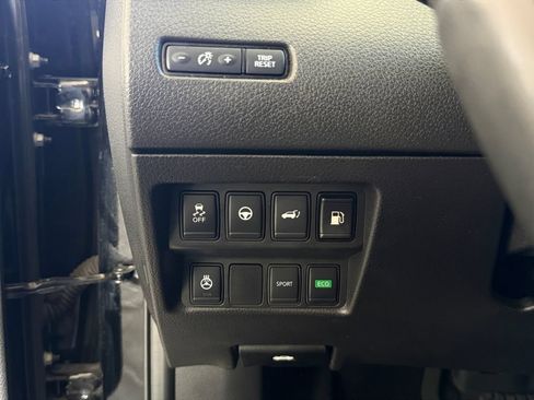 Used 2018 Nissan Rogue SL w/ Premium Package FWD image 24