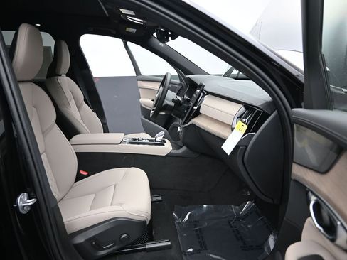 New 2026 Volvo XC90 B6 Plus AWD/4WD image 14