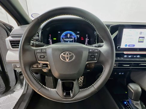Used 2026 Toyota Camry SE FWD image 17