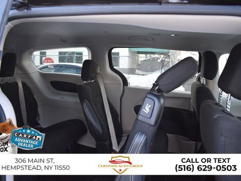 Used 2024 Chrysler Voyager LX image 28