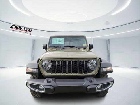 New 2026 Jeep Gladiator Sport image 7