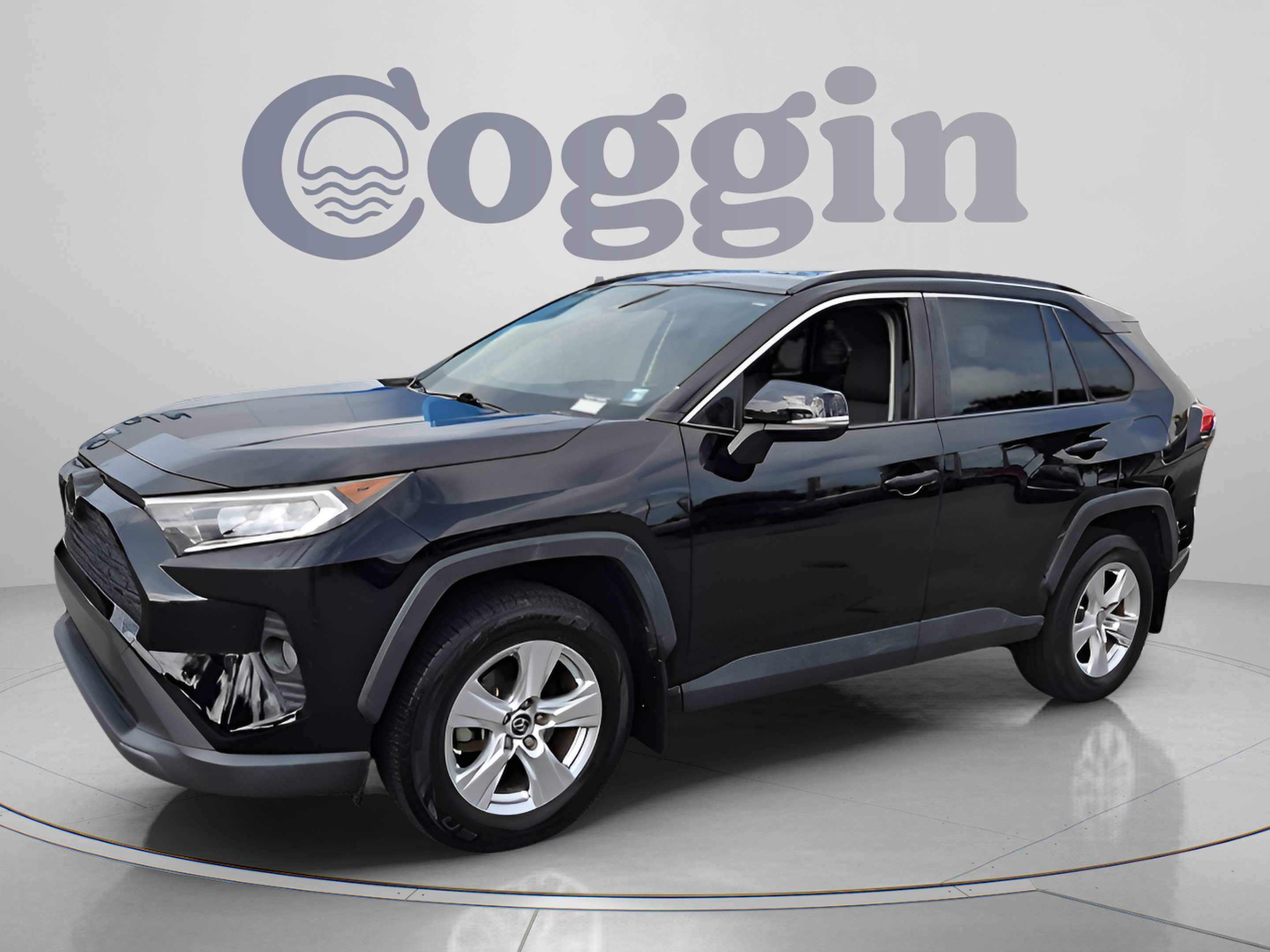 Used 2019 Toyota RAV4 XLE w/ Convenience Package FWD image 1