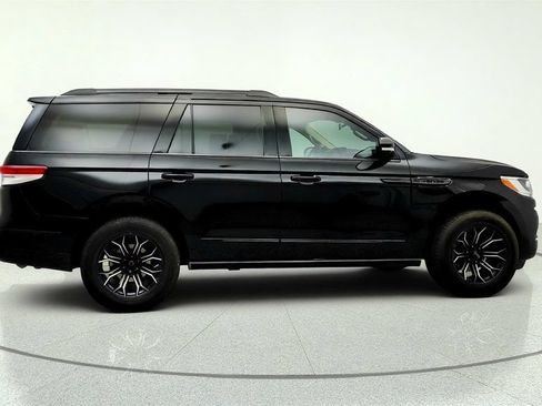 Used 2023 Lincoln Navigator Reserve AWD/4WD image 4
