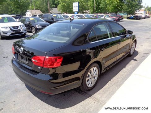Used 2014 Volkswagen Jetta SE FWD image 3