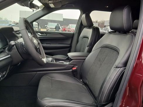 New 2025 Jeep Grand Cherokee L Laredo image 10