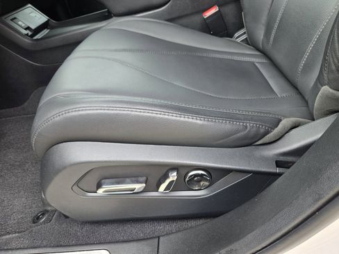 Used 2024 Acura RDX SH-AWD image 16
