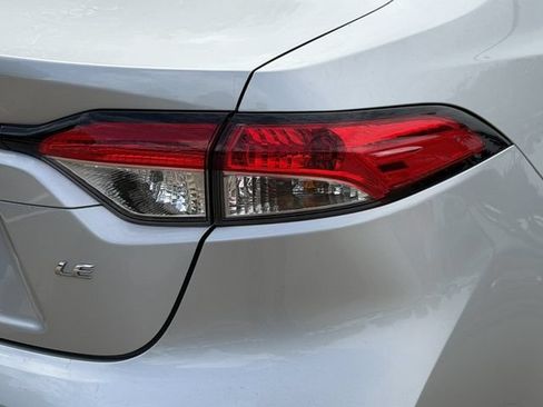 Used 2025 Toyota Corolla LE FWD image 7