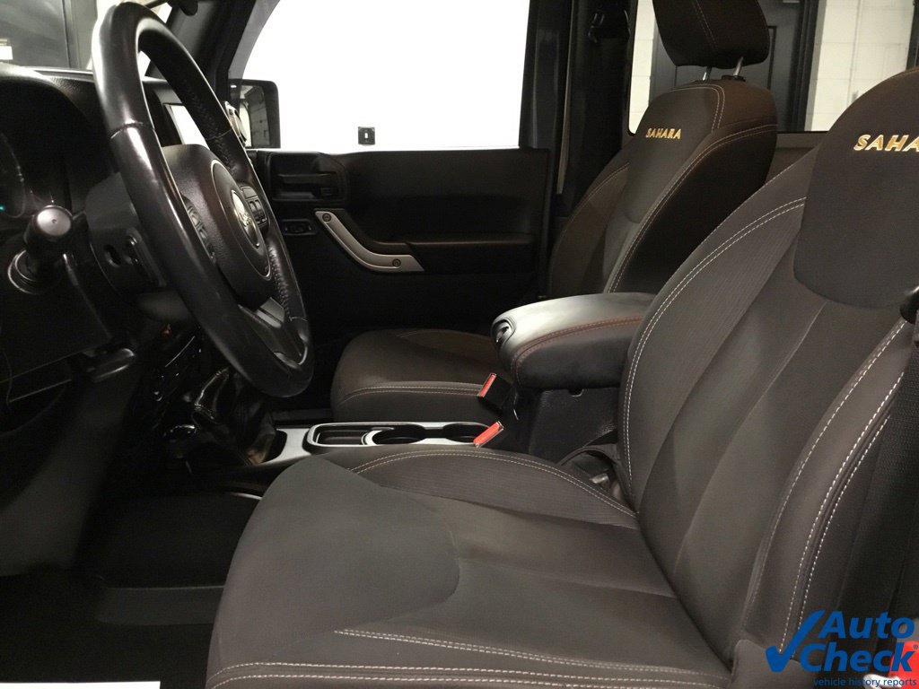 Used 2015 Jeep Wrangler Sahara w/ Connectivity Group AWD/4WD image 26