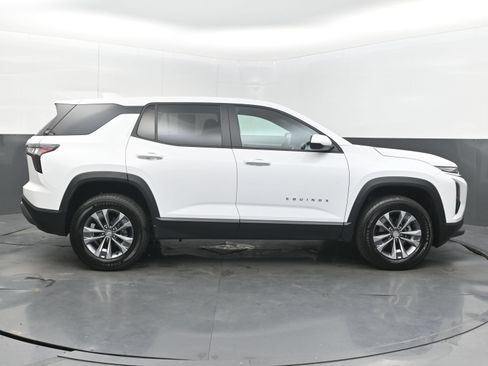 Used 2025 Chevrolet Equinox LT FWD image 10