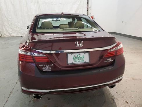 Used 2016 Honda Accord Touring image 5