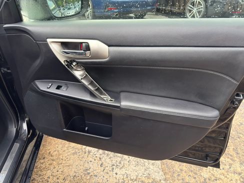 Used 2014 Lexus CT 200h FWD image 30
