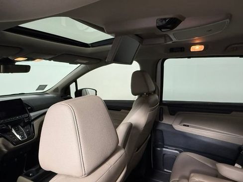 Used 2023 Honda Odyssey Touring image 36