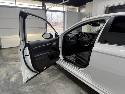 Used 2019 Toyota Camry SE image 9