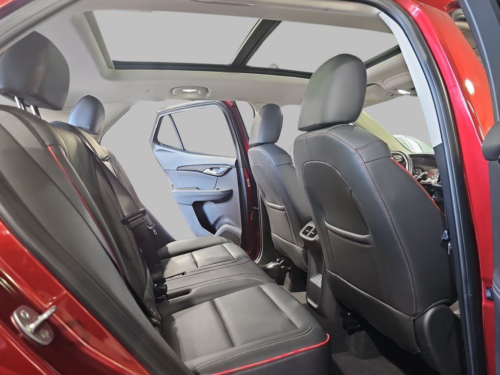 Used 2023 Buick Envision Essence w/ Sport Touring Package AWD/4WD image 14