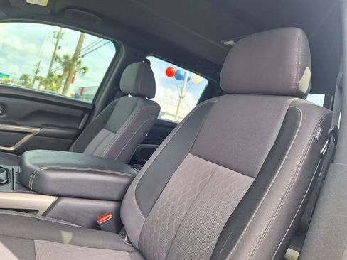 Used 2024 Nissan Titan SV w/ SV Bronze Edition Package image 11