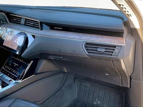 Used 2019 Audi e-tron Premium Plus image 18