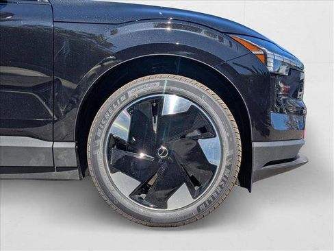 New 2025 Volvo EX30 Plus w/ Protection Package Premier image 10