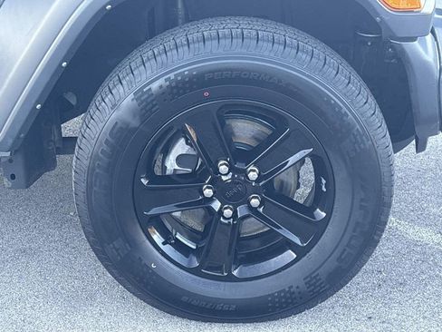 Used 2022 Jeep Wrangler Unlimited Sport image 11