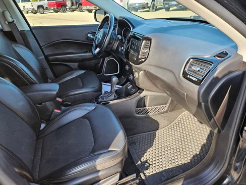 Used 2021 Jeep Compass Latitude FWD image 34