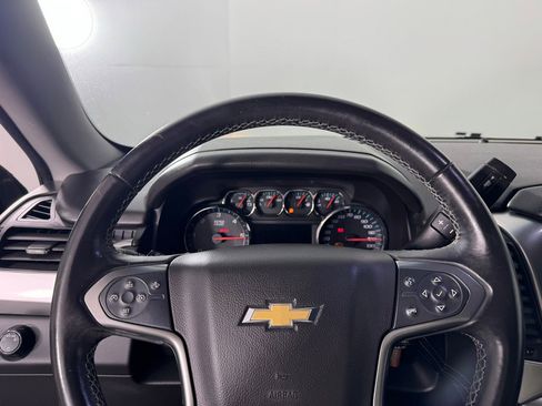 Used 2017 Chevrolet Suburban LT image 21