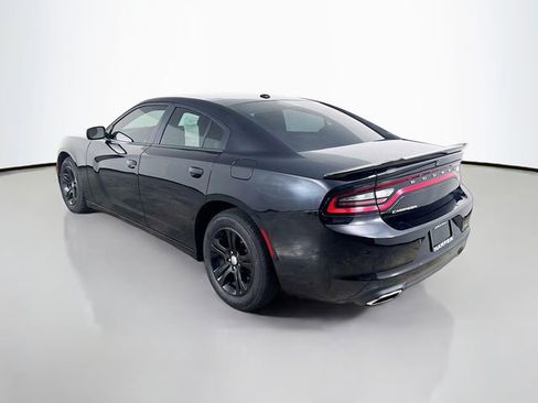 Used 2020 Dodge Charger SXT image 10