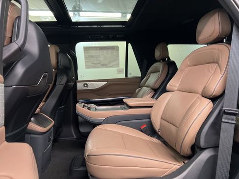 New 2026 Lincoln Navigator Black Label AWD/4WD image 37